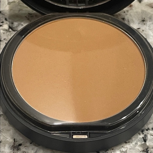NEW - bareMinerals Performance Wear Powder Foundation - PECAN 18 - Picture 4 of 5